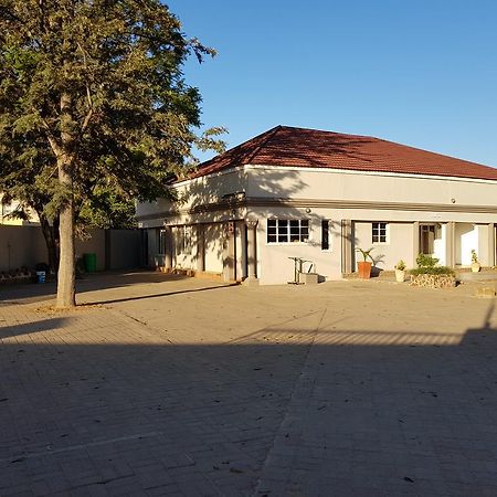 Batho Pele Lodge Gaborone Esterno foto