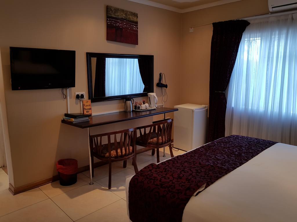 Batho Pele Lodge Gaborone Esterno foto