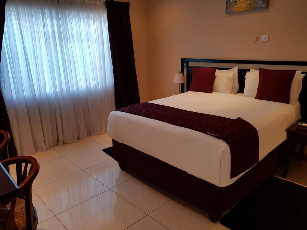 Batho Pele Lodge Gaborone Esterno foto